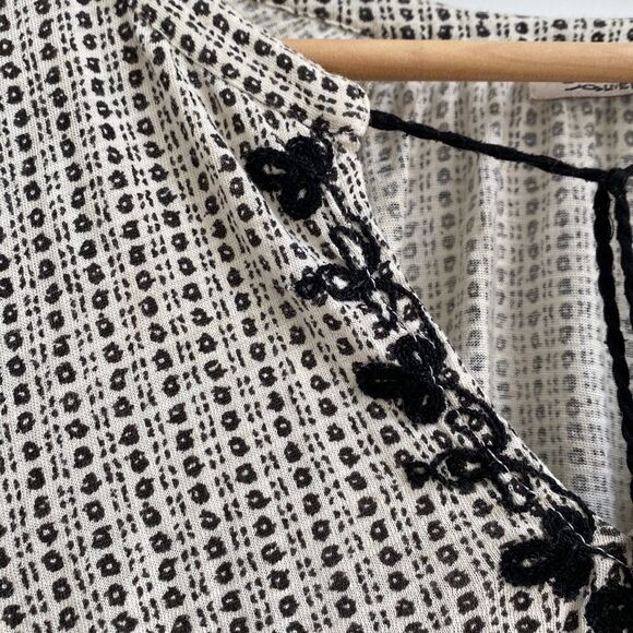 Lucky Brand Split Neck Long Sleeve Embroidered Boho Tassel Top Black / Cream S - Picture 5 of 9